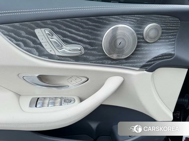 Mercedes-Benz E-class (imported) 2021 Коричневый из Китая, фото 3