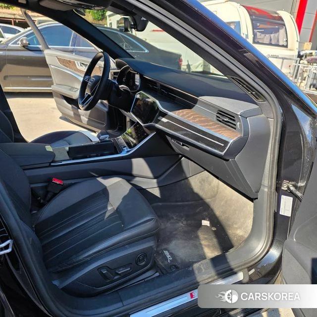 Audi A6 (C8) 2021 Черный из Кореи, фото 3
