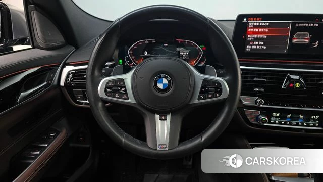 BMW 6 Series GT (G32) 2023 Серебристо-серый из Кореи, фото 3
