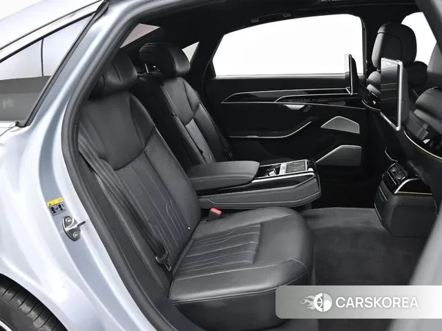 Audi A8 (D5) 2020 Серебряный из Кореи, фото 3