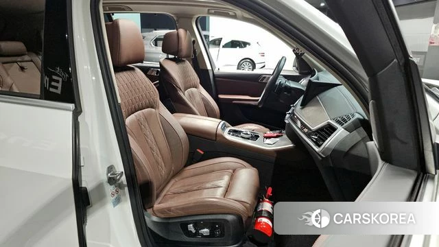 BMW X5 (G05) 2023 Белый из Кореи, фото 3