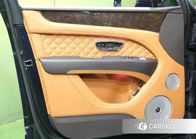 Bentley Bentayga 2021 Синий из Кореи, фото 3