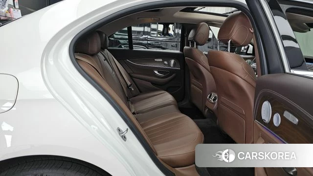 Mercedes-Benz E-Class W213 2019 Белый из Кореи, фото 3