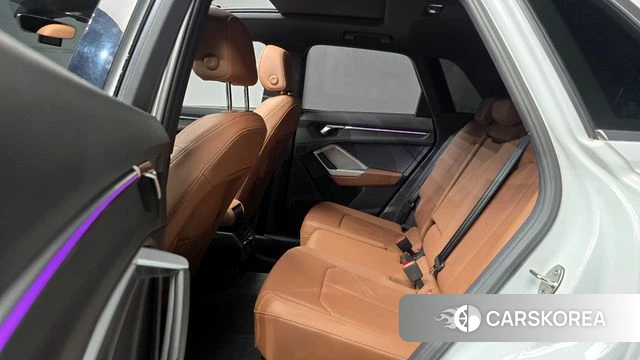 Audi Q3 (F3) 2022 Белый из Кореи, фото 3