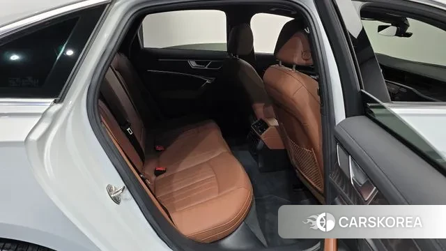 Audi A6 (C8) 2022 Белый из Кореи, фото 3