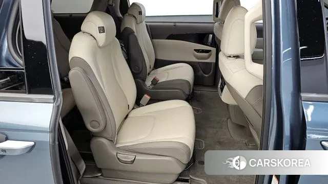 Kia Carnival 4th generation 2021 Светло-серебряный цвет из Кореи, фото 3
