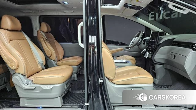 Hyundai Staria 2021 Черный из Кореи, фото 3