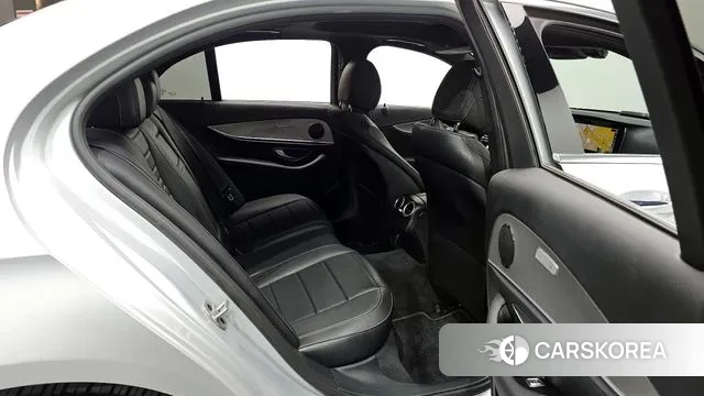 Mercedes-Benz E-Class W213 2019 Серебристо-серый из Кореи, фото 3