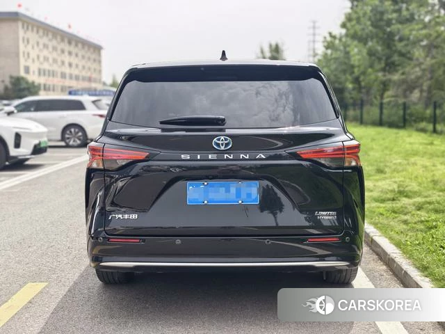 Toyota Saina 2023 Черный из Китая, фото 3