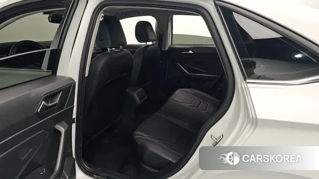 Volkswagen 7th Generation of Jetta 2022 Белый из Кореи, фото 3