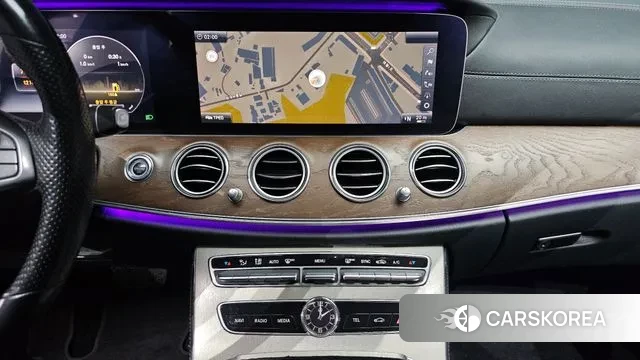 Mercedes-Benz E-Class W213 2018 Черный из Кореи, фото 3
