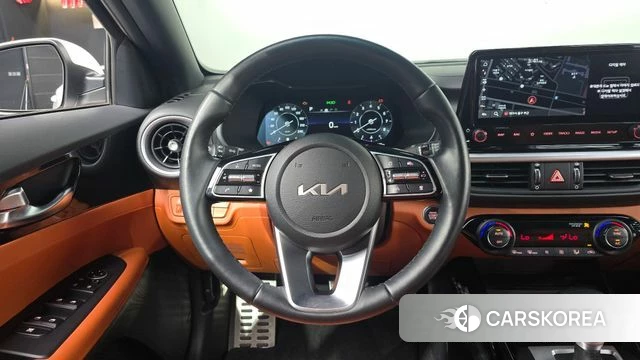 Kia The New K3 2nd generation 2023 Белый из Кореи, фото 3
