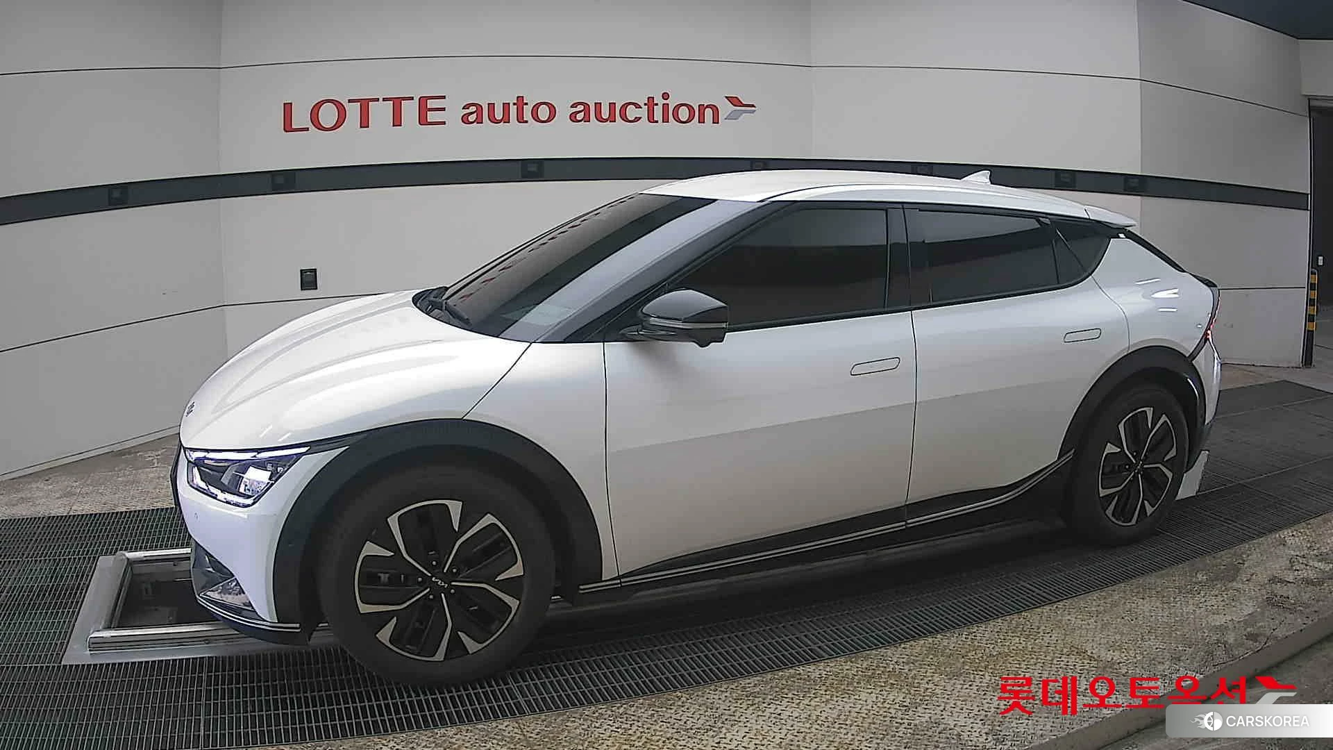 Kia EV6 2022 Snow White Pearl из Кореи, фото 3