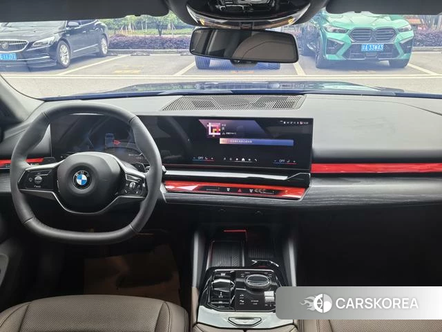 BMW 5 series 2024 Черный из Китая, фото 3