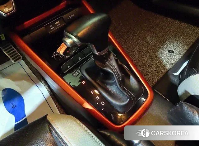 Kia Stonic 2018 Белый из Кореи, фото 3