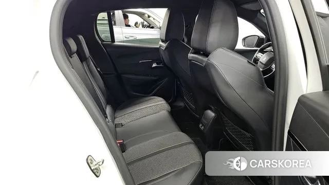 Peugeot e-208 second Generation 2022 Белый из Кореи, фото 3