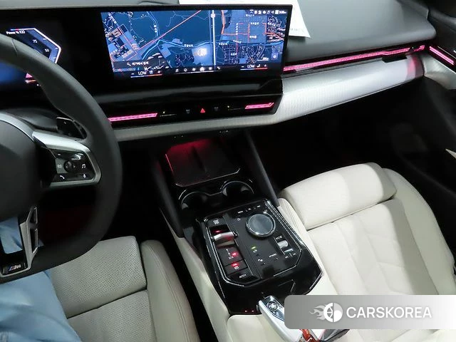 BMW 5 Series (G60) 2024 Белый из Кореи, фото 3
