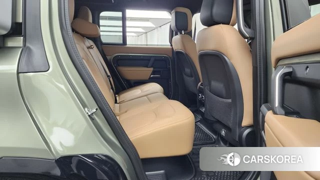 Land Rover Defender (L663) 2025 Цвет тростника из Кореи, фото 3