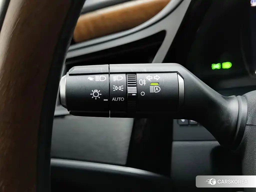 Lexus ES 2024 Silver/gray из Китая, фото 3