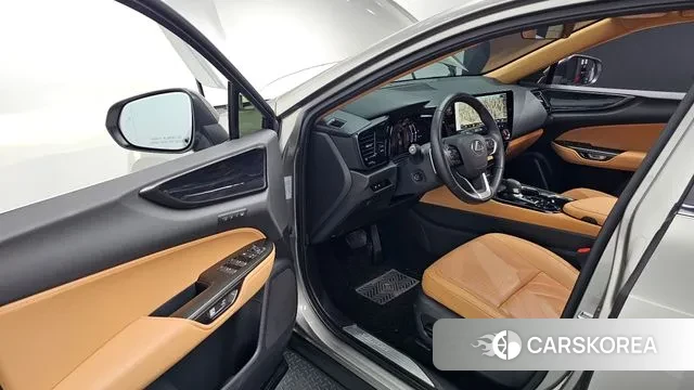 Lexus NX350h Second generation 2023 Серебряный из Кореи, фото 3