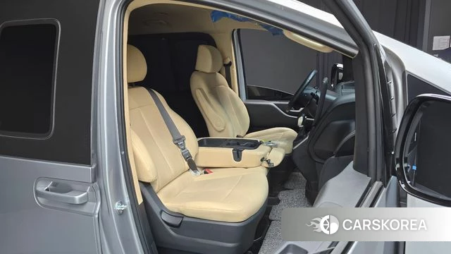 Hyundai Staria 2024 Серебряный из Кореи, фото 3