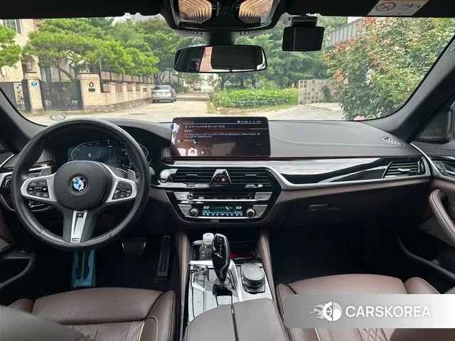 BMW 5 Series (G30) 2022 Серебристо-серый из Кореи, фото 3