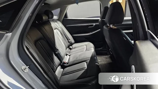 Hyundai Sonata D Edge (DN8) 2024 Светло-серебряный цвет из Кореи, фото 3