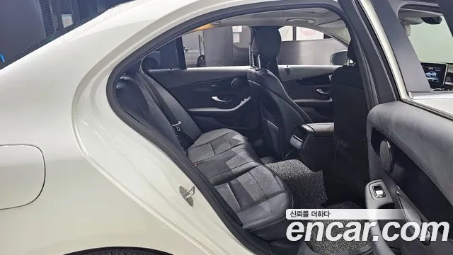 Mercedes-Benz C-Class W205 2018 Белый из Кореи, фото 3