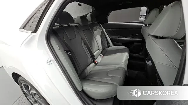 Hyundai The New Avante (CN7) 2023 Белый из Кореи, фото 3