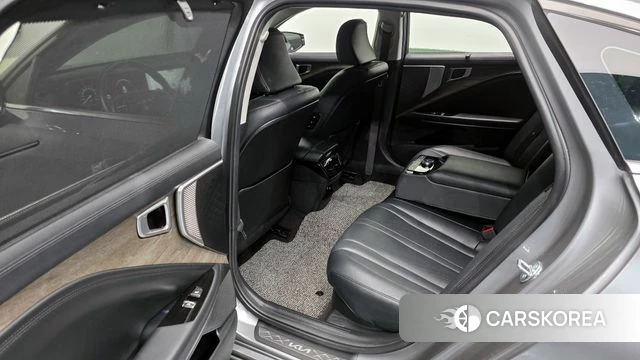 Kia K8 Hybrid 2023 Серебристо-серый из Кореи, фото 3