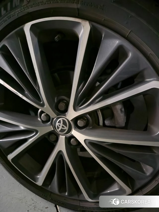 Toyota Prius 5th Generation 2024 Серебряный из Кореи, фото 3