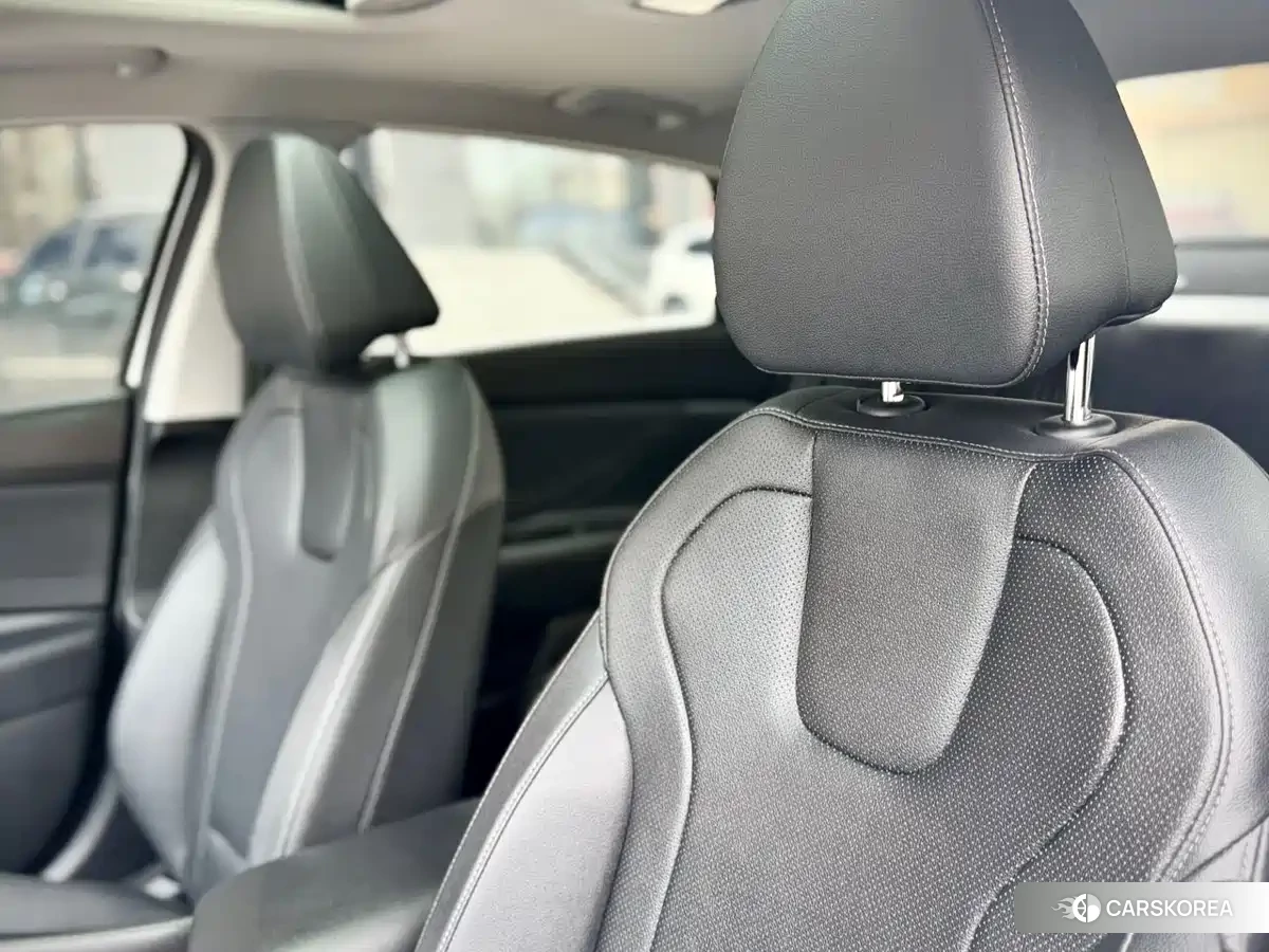 Hyundai Elantra 2023 Белый из Китая, фото 3