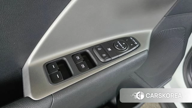 Kia Niro Plus 2023 Белый из Кореи, фото 3