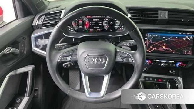 Audi Q3 (F3) 2022 Красный из Кореи, фото 3