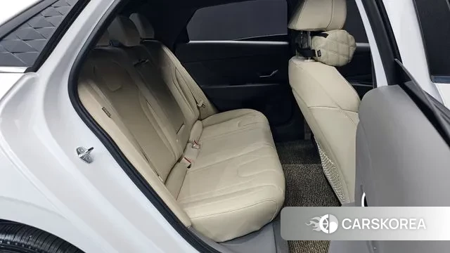 Hyundai The New Avante (CN7) 2023 Белый из Кореи, фото 3