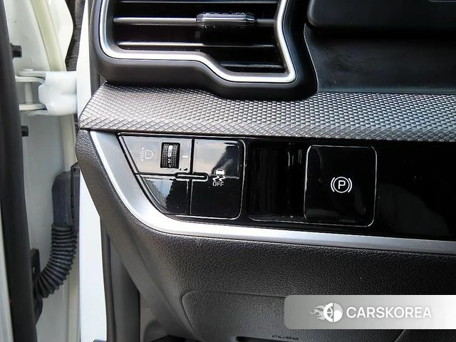Kia Sportage 5th Generation 2023 Белый из Кореи, фото 3