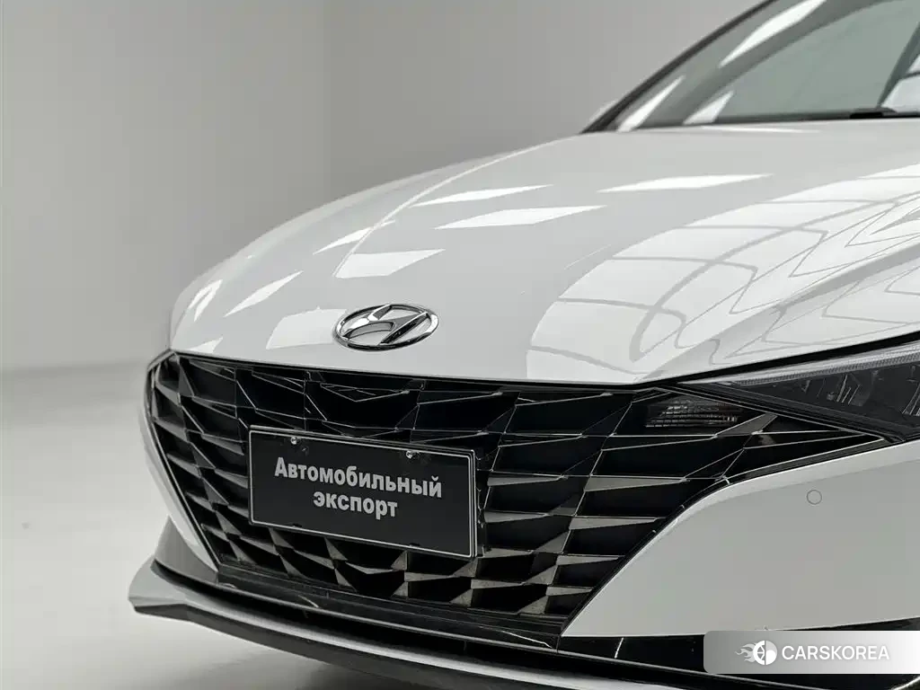 Hyundai Elantra 2022 Белый из Китая, фото 3
