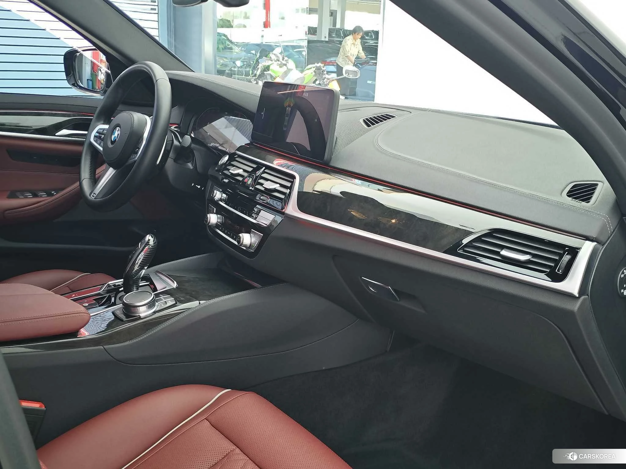 BMW 5 series 2021 Черный из Китая, фото 3