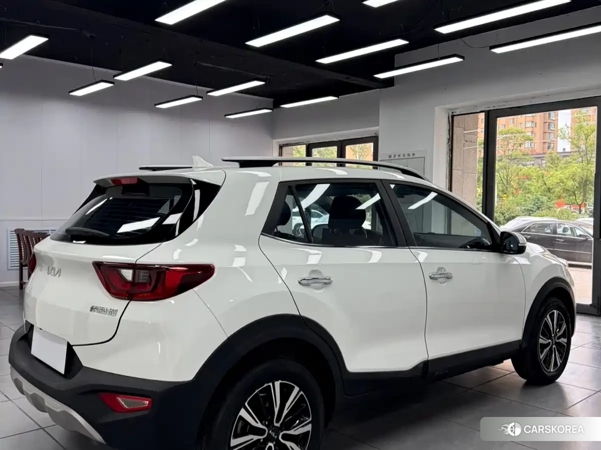 Kia KX1 2022 Белый из Китая, фото 3