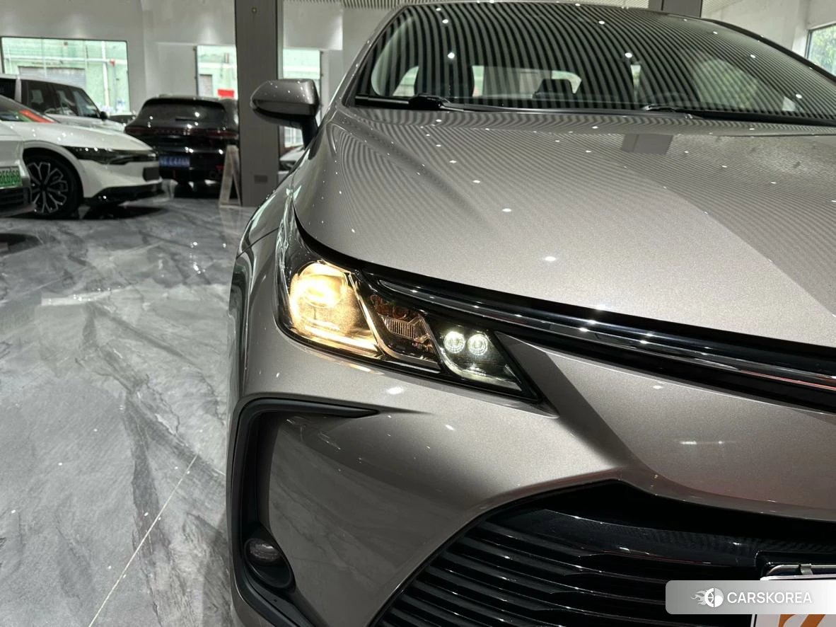 Toyota Corolla 2021 Коричневый из Китая, фото 3