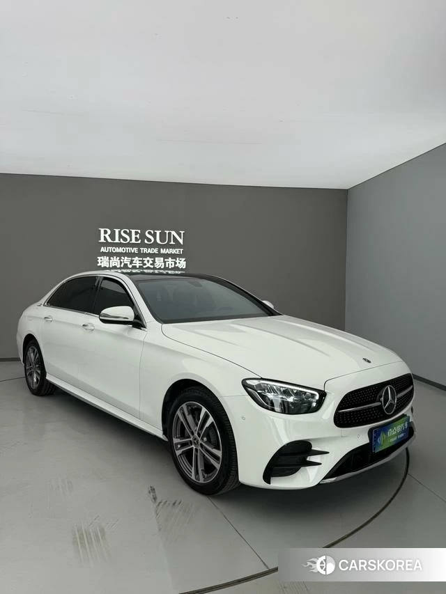 Mercedes-Benz E-class 2023 Белый из Китая, фото 3