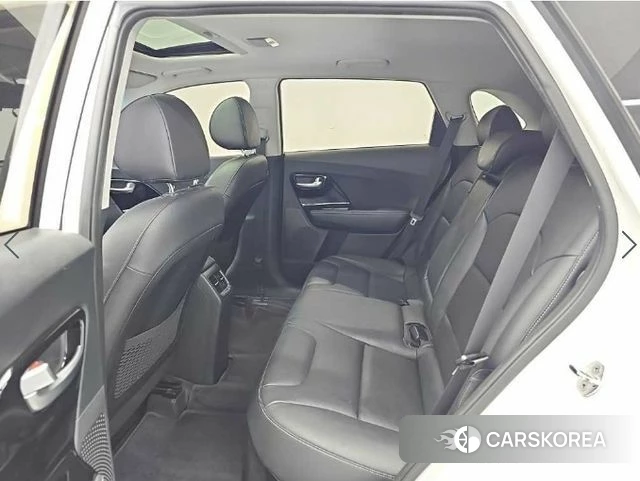 Kia Niro 2018 Белый из Кореи, фото 3