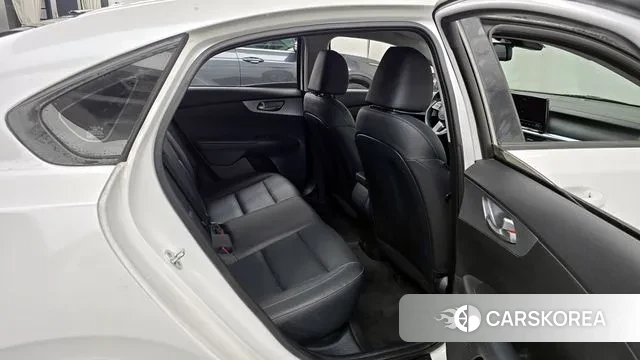 Kia The New K3 2nd generation 2021 Белый из Кореи, фото 3