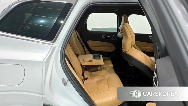 Volvo XC60 second Generation 2019 Белый из Кореи, фото 3
