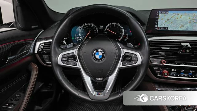 BMW 5 Series (G30) 2018 Белый из Кореи, фото 3