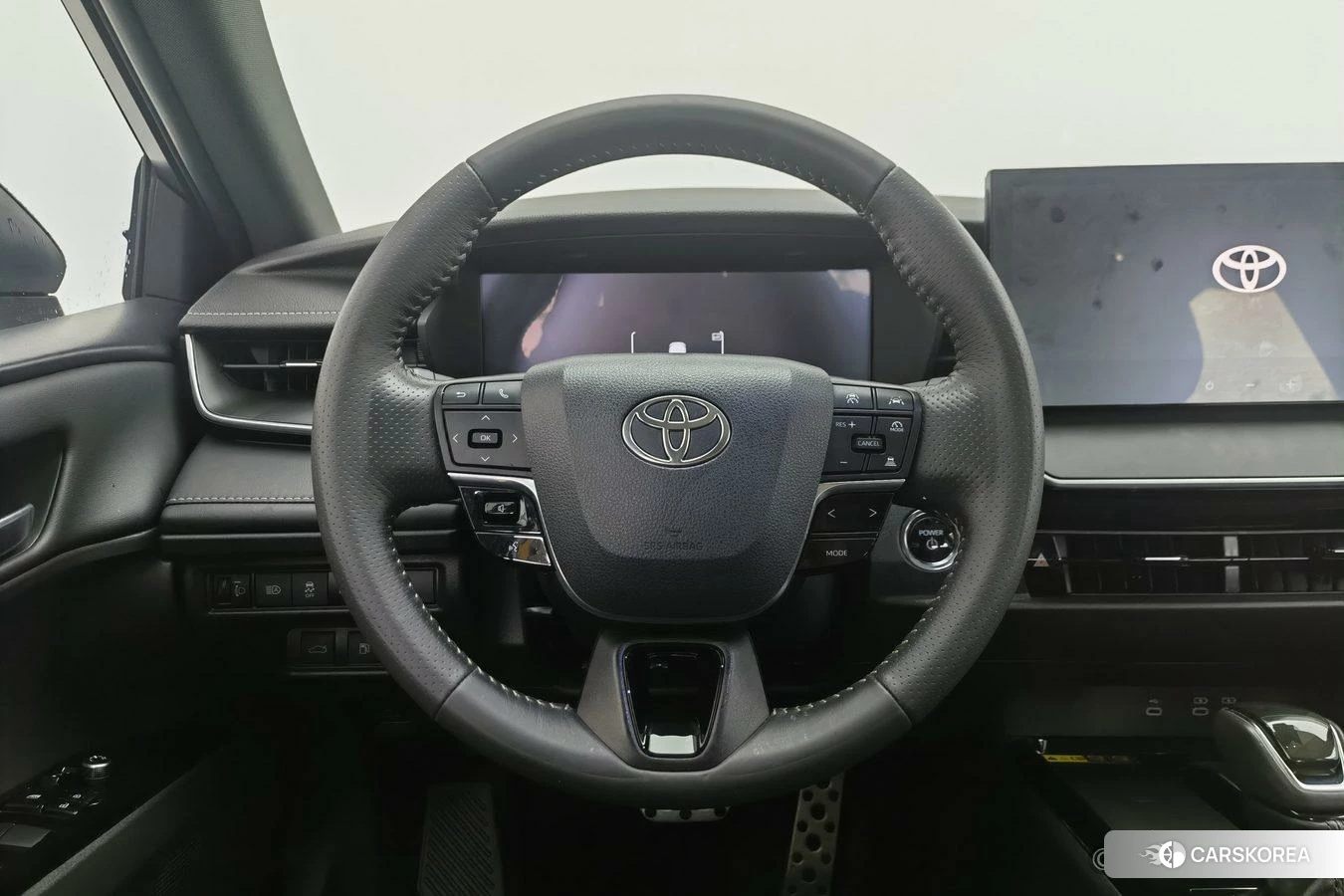 Toyota Camry 2024 Серебристо-серый из Китая, фото 3