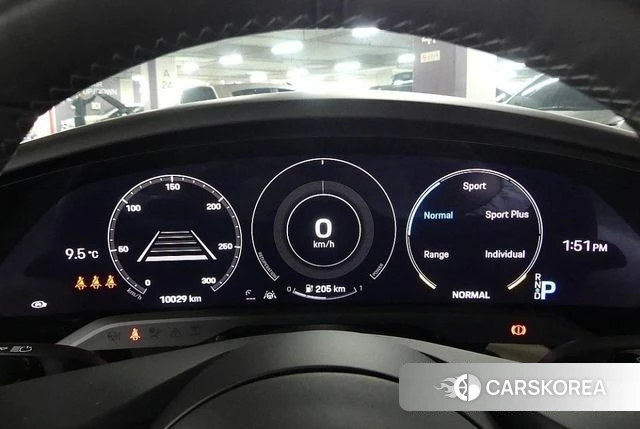 Porsche Taycan 2023 Жемчужный цвет из Кореи, фото 3