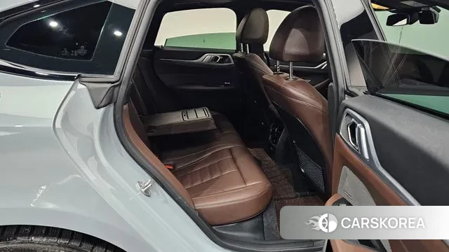 BMW i4 2022 Небесно-голубой из Кореи, фото 3