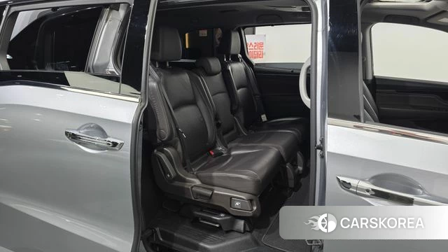 Honda Odyssey 2018 Серебристо-серый из Кореи, фото 3