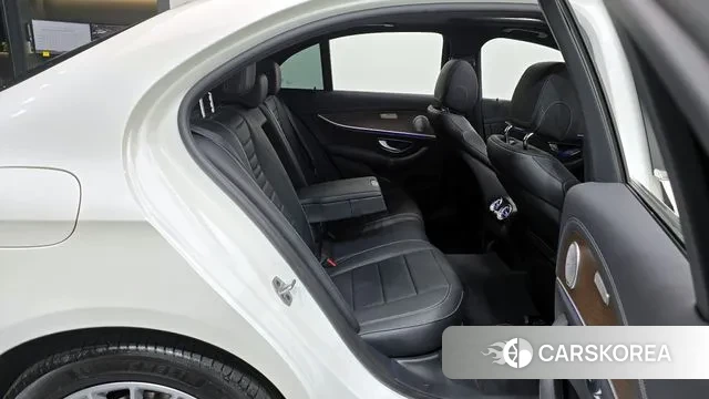 Mercedes-Benz E-Class W213 2022 Белый из Кореи, фото 3